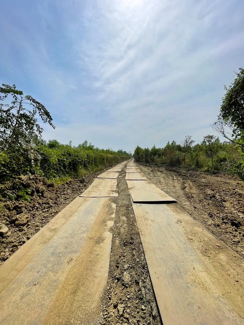 南昌路基箱出租，让您的道路建设更轻松！-- 南昌市龙宇钢板出租公司