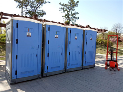 郑州立维365租赁厂家的移动厕所成了许多生产厂家的新宠-- 郑州立维移动厕所出租厂家