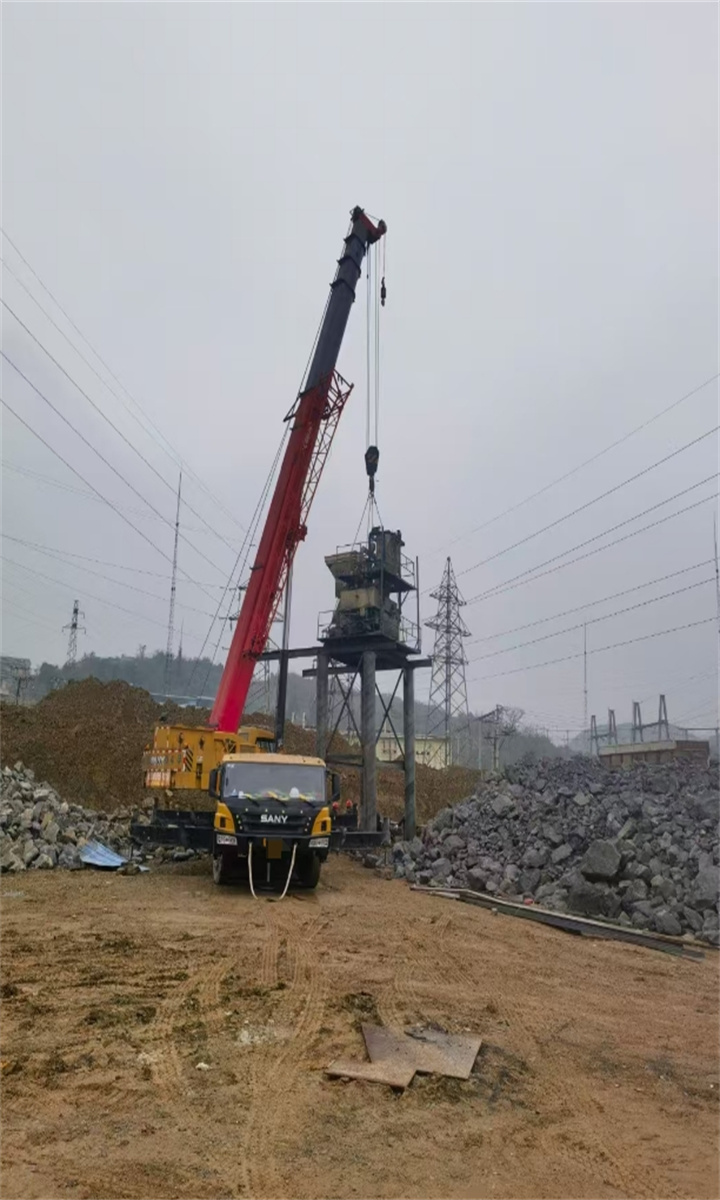 追求高效作业，舞钢市哪家吊车随车吊租赁效率高？-- 河南舞钢市杰英吊车出租服务中心